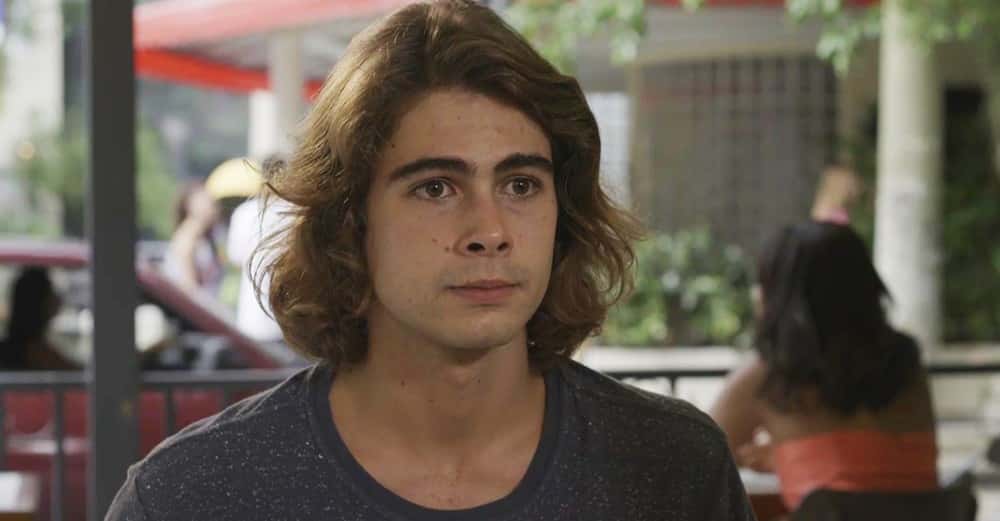 João (Rafael Vitti) em Verão 90 (Foto: Reprodução/Globo)