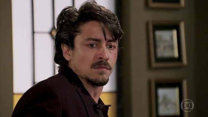 Jerônimo (Jesuíta Barbosa) em cena de Verão 90 (Foto: Reprodução/Globo)