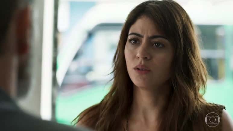 Helena (Carol Castro) em cena na novela Órfãos da Terra da Globo (Foto: Reprodução/Globo)