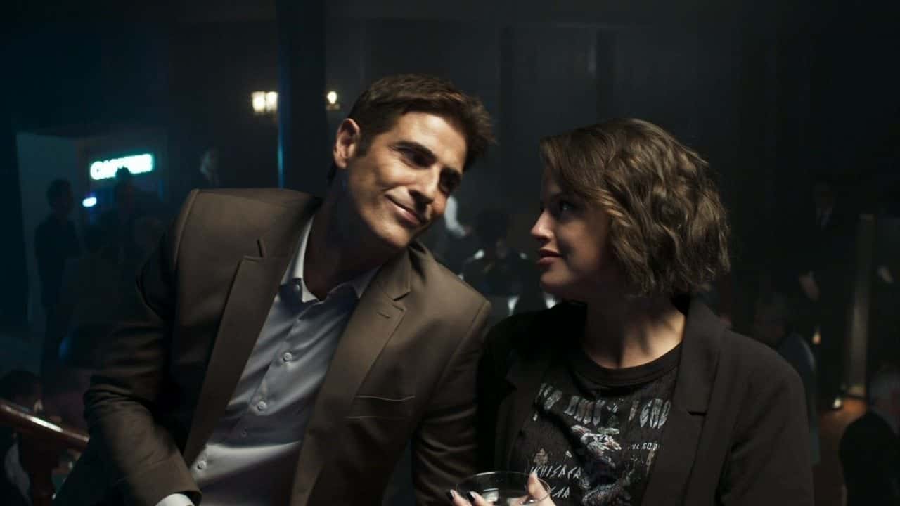 Régis (Reynaldo Gianecchini) e Jô (Agatha Moreira) em A Dona do Pedaço da Globo (Foto: Reprodução/Globo)