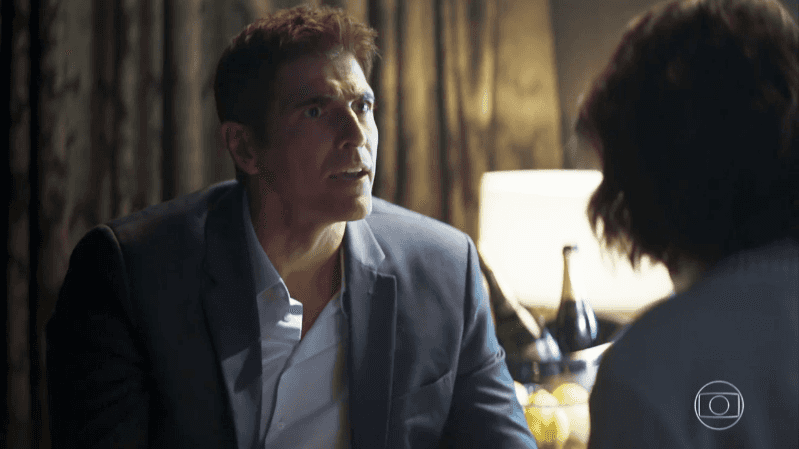 Régis (Reynaldo Gianecchini) ficará na miséria e pedirá esmola em A Dona do Pedaço da Globo (Foto: Reprodução/Globo)