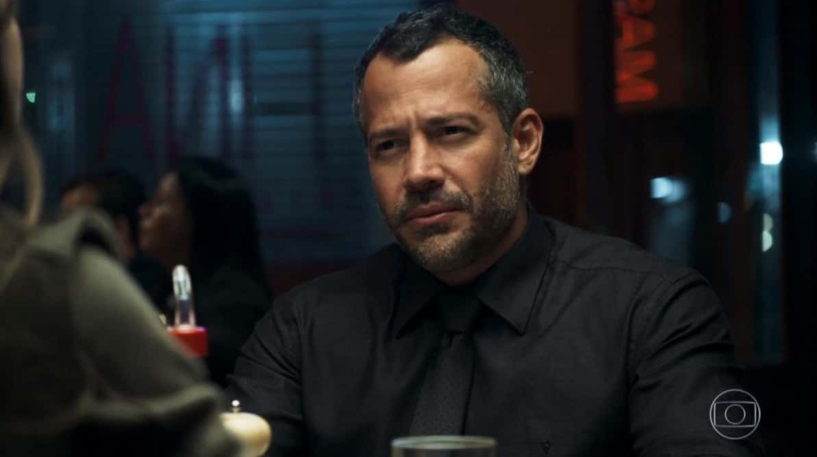 Malvino Salvador como Agno da Globo da A Dona do Pedaço (Foto: Reprodução)