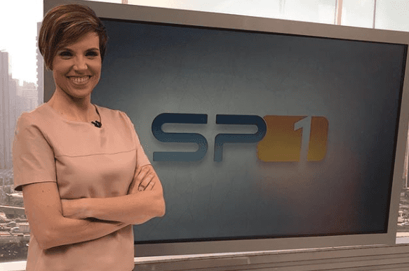 A apresentadora do Bom Dia São Paulo, da Globo, Gloria Vanique brincou com a sua colega de trabalho Sabina Simonato (Foto: Reprodução)