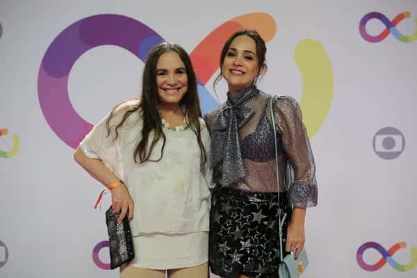 Gabriela Duarte, e sua mãe Regina Duarte, durante evento de inauguração dos novos estúdios da Globo Imagem Divulgação Globo)