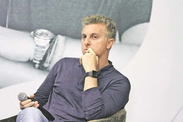 O apresentador do Caldeirão do Huck, da Globo, Luciano Huck foi envolvido em polêmica (Foto: Divulgação)