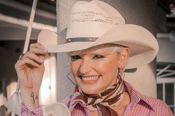 Andréa Nóbrega está em A Fazenda 11, reality show da emissora de Edir Macedo, a Record (Foto: Reprodução)