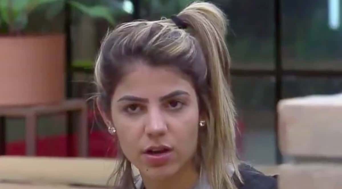 Hariany Almeida pode não ter mais namorado aqui do lado de fora da casa (Foto: Reprodução)