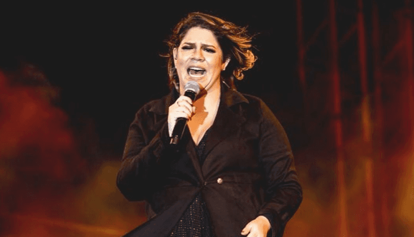 Marília Mendonça, que vira e mexe está sendo comparada com Adele, afirmou que retornará aos palcos entregando ainda mais sofrência ao público (Foto: Reprodução / Instagram)