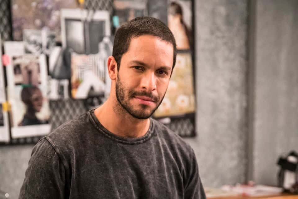 Rainer Cadete esbanjou sensualidade ao aparecer completamente nu em suas redes sociais (Foto: Reprodução)