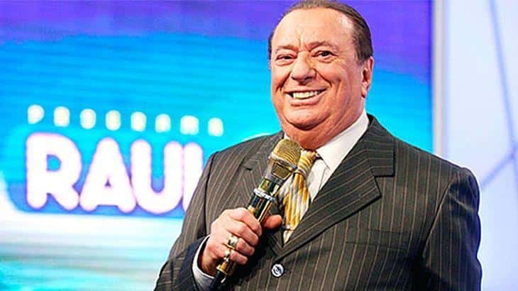 Raul Gil foi dado como morto em uma fake news vítima de um acidente aéreo (Foto: Divulgação/SBT)