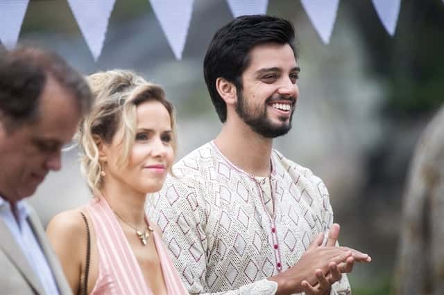 Bruno (Rodrigo Simas), Teresa (Leona Cavalli) e Norberto (Guilherme Fontes) em Órfãos da Terra (Foto: Globo/Raquel Cunha)