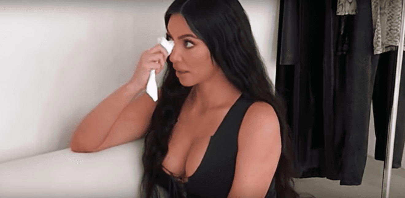Kim Kardashian se emociona ao falar de doença (Foto: Reprodução)