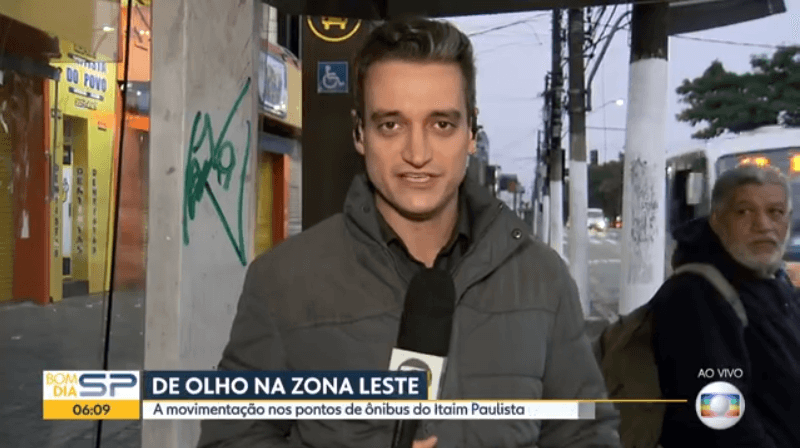 Tiago Scheuer durante entrada ao vivo no Bom Dia São Paulo, hoje (06) (Foto: Reprodução/Globo)
