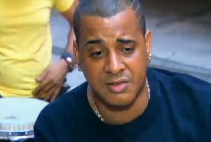 Xexé, ex vocalista do grupo Timbalada foi flagrado nas ruas pedindo dinheiro (Foto: Divulgação)