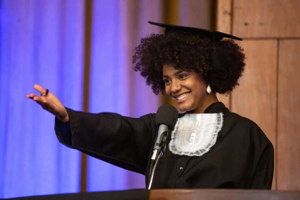 Camila (Jéssica Ellen) dedicará sua vitória a sua mãe interpretada por Casé em Amor de Mãe (Foto: Gshow/ Isabella Teixeira)