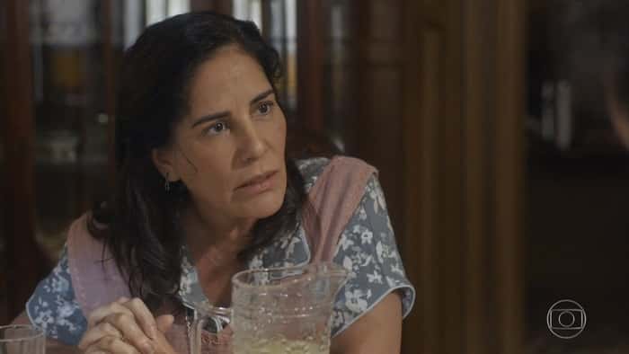 Gloria Pires (Lola) em cena da novela Éramos Seis, que amargou sua pior audiência no feriado; Bom Sucesso também teve recorde negativo (Foto: Reprodução/Globo)