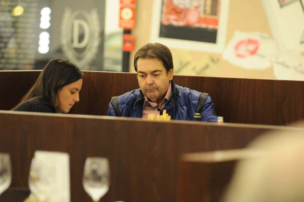 Faustão e sua esposa, Luciana, foram vistos tendo uma possível briga durante um jantar em um shopping de São paulo - Foto: Francisco Cepeda/AgNews
