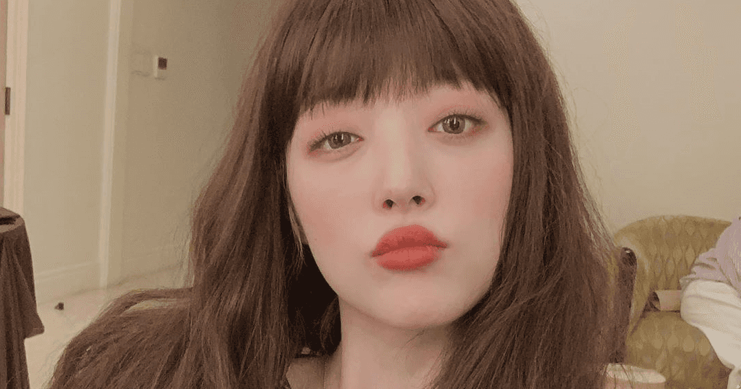 Após suicídio da cantora K_Pop Sulli, lei é criada para tentar acabar com o bullyin virtual (Foto: Reprodução)