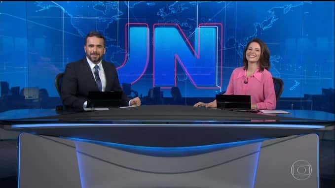Substituto de William Bonner quebra protocolo no Jornal Nacional e viraliza nas redes sociais (Foto: Globo)