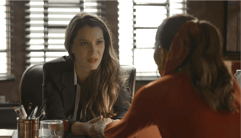 Fabiana e Maria da Paz em cena da novela das 21h, A Dona do Pedaço (Foto: Reprodução)
