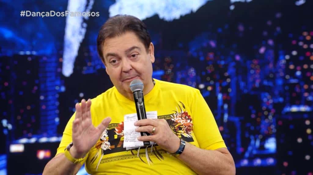 Faustão coloca Aline Riscado na fogueira e pergunta sobre seu relacionamento com Gabigol (Montagem: TV Foco)