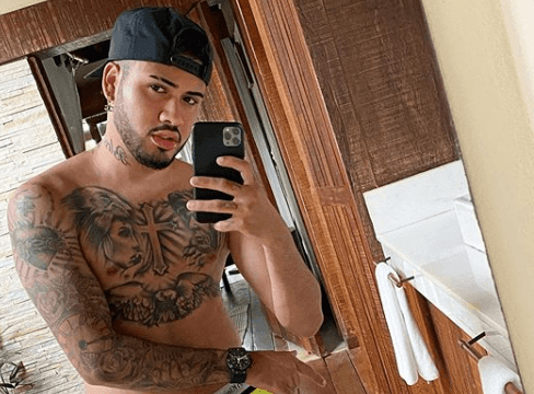 O famoso cantor e funkeiro, Kevinho deixou os seus fãs de queixo caído ao falar sobre sua bunda nas redes sociais (Foto: Reprodução/Instagram)