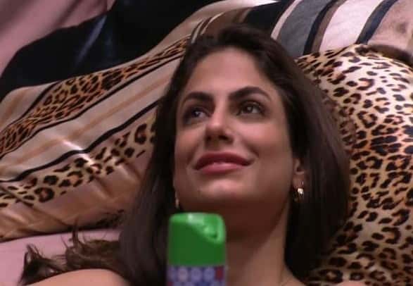 Mari Gonzalez recebeu proposta de Lucas e ficou 'noiada' no BBB20 (Foto: Reprodução)