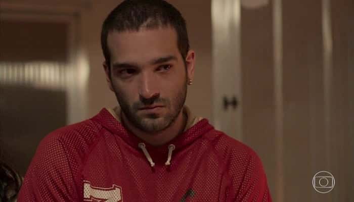 Sandro (Humberto Carrão) cometerá crime em Amor de Mãe (Foto: Reprodução/Globo)