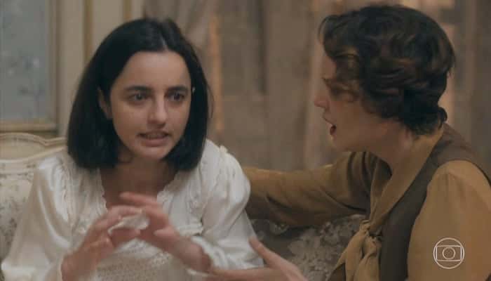 Justina (Júlia Stockler) e Adelaide (Joana de Verona) em Éramos Seis (Foto: Reprodução/Globo)