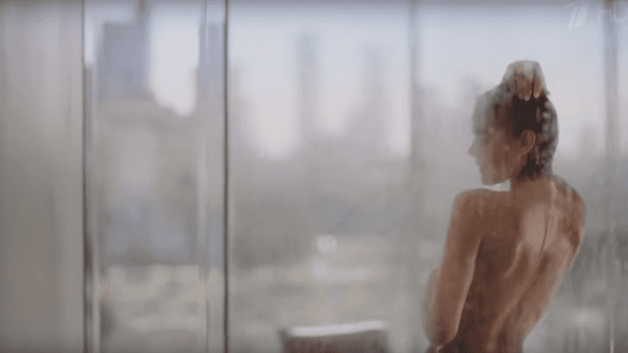 Bruna Marquezine nua em campanha da Boss (Foto: Reprodução)