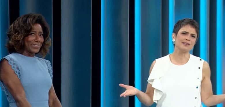 Glória Maria recebeu o carinho de Sandra Annenberg no Globo Repórter (Foto: Reprodução)