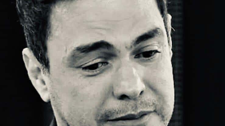 Zezé Di Camargo ainda fica muito abalado ao falar sobre Emival, seu antigo parceiro (Foto: Reprodução)