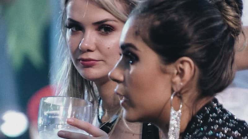 Marcela vem sendo "shippada" com Gizelly no BBB (Foto: Reprodução)