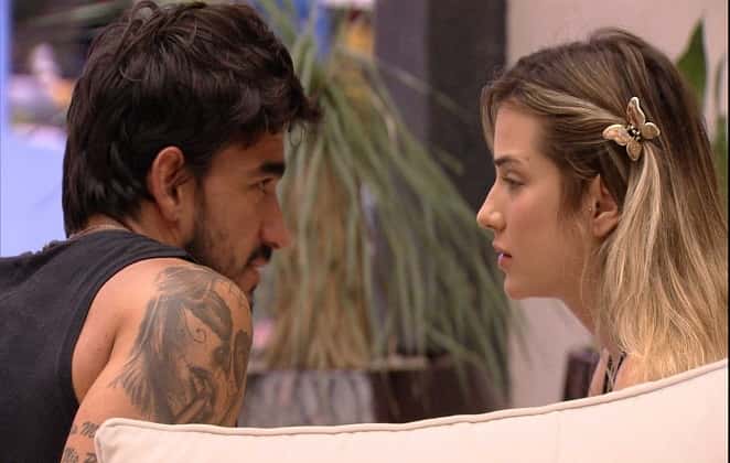 Guilherme conversa com Gabi sobre possível ida dele ao paredão (Foto: Reprodução)