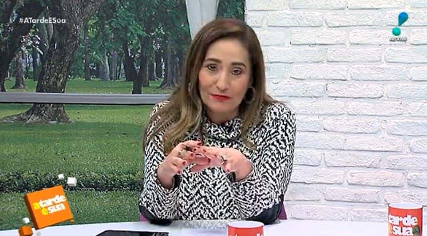 Sonia Abrão no A Tarde é Sua de hoje (Foto: Reprodução/RedeTV!)