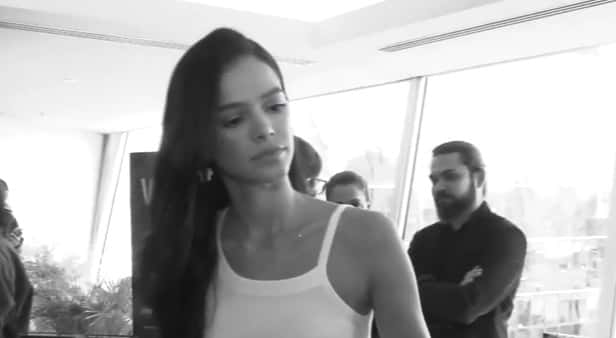 Bruna Marquezine se envolve em polêmica com jornalista e é acusada de "estrelismo" (Foto: Reprodução / YouTube)