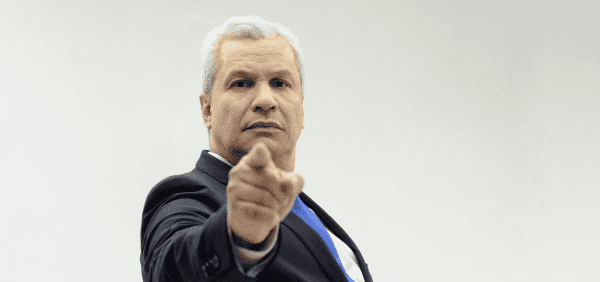 O jornalista e apresentador, Sikêra Jr, criticou a Globo e afirmou que a emissora estaria usando Dráuzio Varella, desrespeitando seu trabalho (Foto: Divulgação)