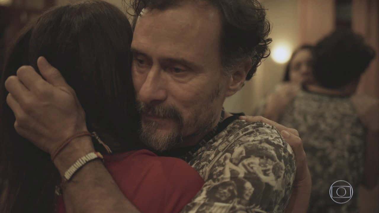 Durval em cena de Amor de Mãe (Foto: Reprodução/Globo)