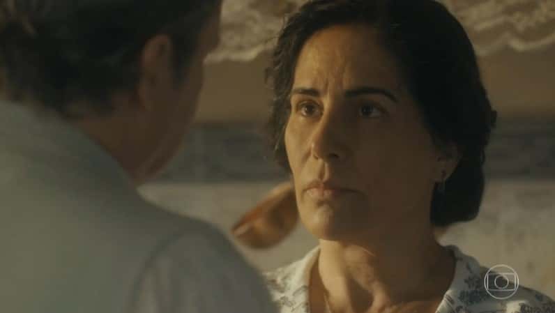 Lola (Gloria Pires) e Afonso (Cássio Gabus Mendes) em cena de Éramos Seis; casal será separado na reta final (Foto: Reprodução/Globo)
