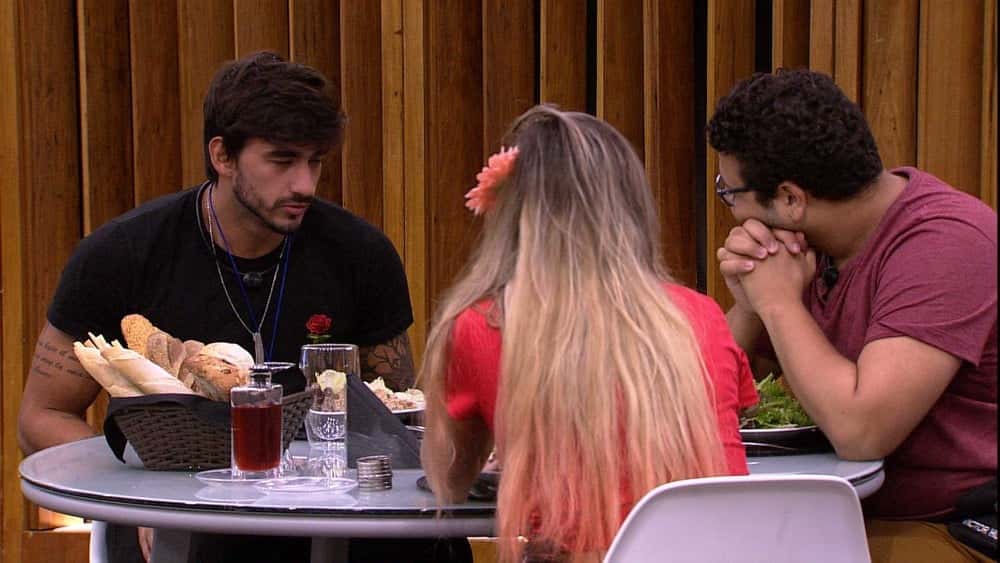 Guilherme deu almoço do anjo para Gabi e Victor Hugo - Foto: Reprodução
