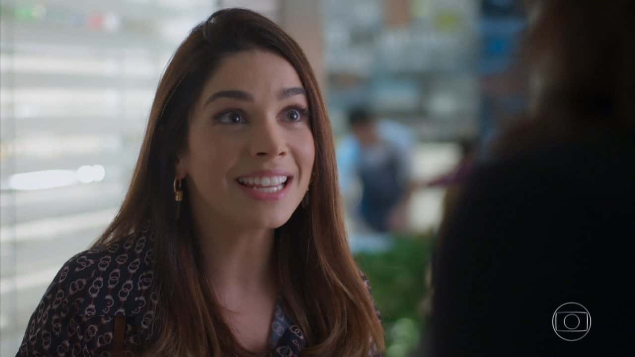 Micaela feliz em cena de Salve-se Quem Puder (Foto: Reprodução/Globo)