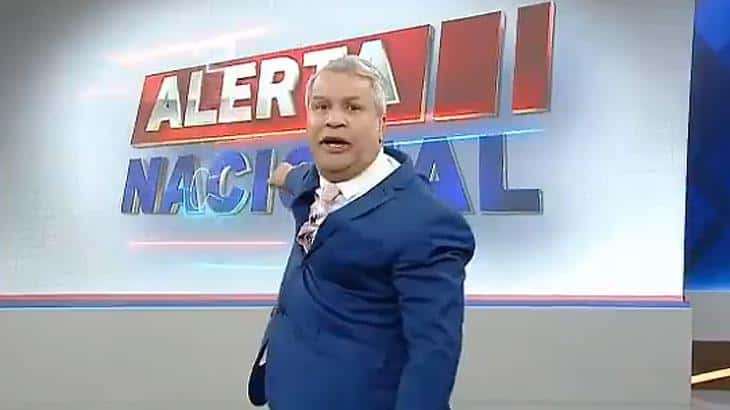 O apresentador Sikêra Jr no comando do Alerta Nacional na RedeTV! - (Foto: Reproduçã)