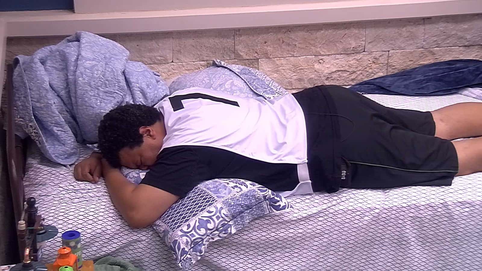 Babu Santana caiu no choro após perder prova do líder no Big Brother Brasil (Foto: Reprodução)