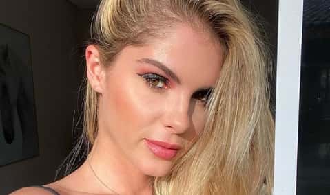 A musa Bárbara Evans foi diagnosticada com um cisto no ovário e terá de passar por uma cirurgia (Foto: Reprodução)