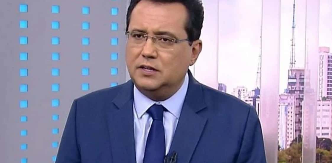 O apresentador Geraldo Luís pediu para que seu público tome muito cuidado durante essa pandemia do coronavírus (Foto: Reprodução / Record)