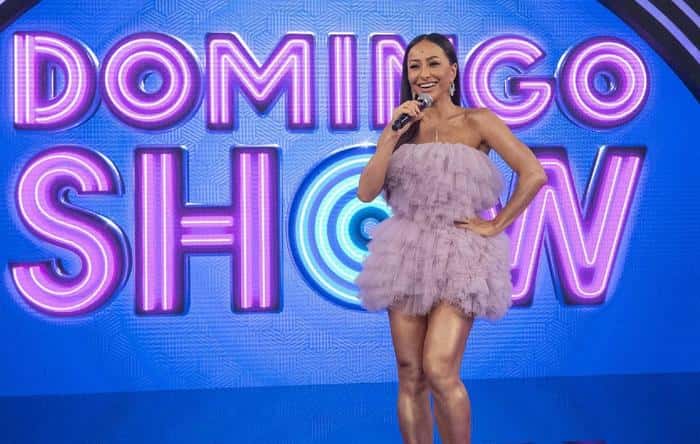 A apresentadora Sabrina Sato teve seu programa aos domingos cancelado na Record e agora terá um quadro nas ruas (Foto: Reprodução)