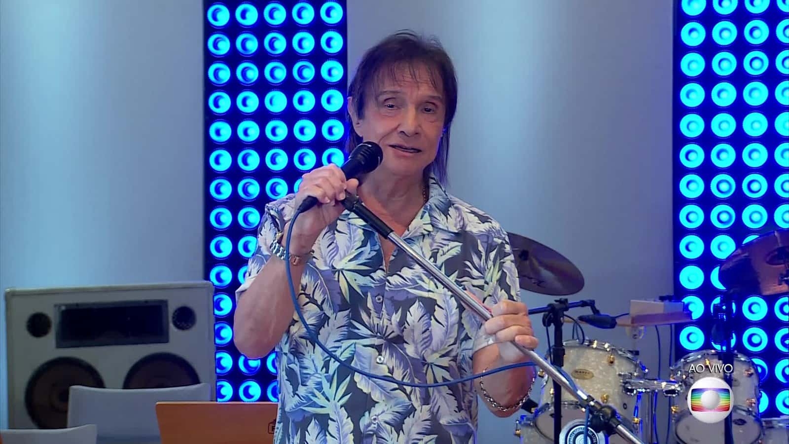 O cantor Roberto Carlos bateu de frente com Bolsonaro - Foto: Reprodução