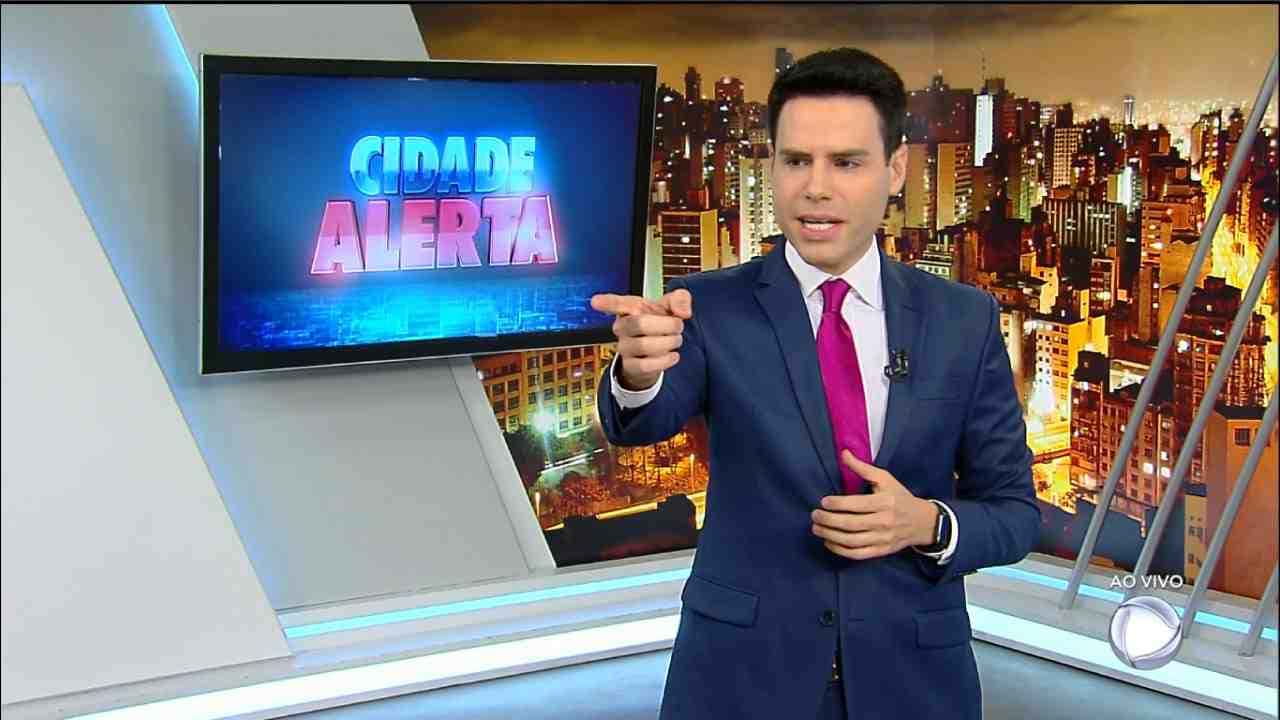 O apresentador Luiz Bacci recebeu uma carta aberta do pai da pequena Isabel, dona do canal "Bel Para Meninas", do YouTube (Foto: Reprodução)