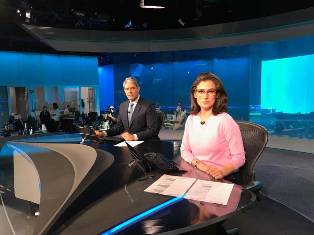 Os âncoras do Jornal Nacional, William Bonner e Renata Vasconcellos, foram acusados pelos eleitores de Jair Bolsonaro de, supostamente, perseguir o presidente (Foto: Reprodução / TV Globo)