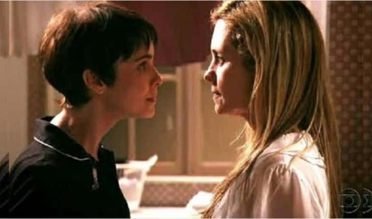 Nina e Carminha em cena da novela Avenida Brasil - Foto: Reprodução